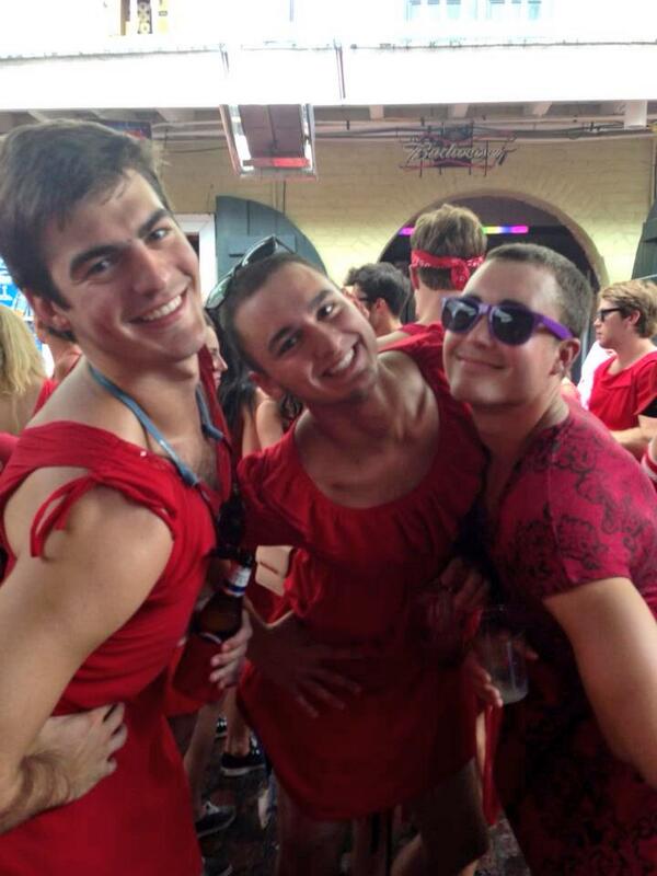 jace_hebert's tweet photo. #skinnyarm #RedDressRun2013 @ReeceTheriot @bobbybehringer http://t.co/KEAO0JSLZb