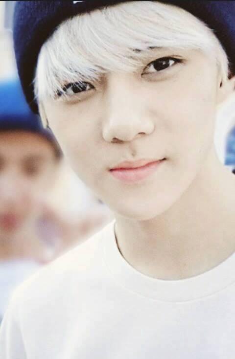 aradiot's tweet photo. die die dieT^T"@EXOiLikeiT HEI , ADE ._. http://t.co/f1kO8OXzY4
