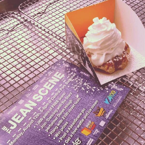 searsStyle's tweet photo. We so are! That looks amazing..YUM! See you soon @waffletruck @searsStyle "We hope you're hungry!! http://t.co/iQFhlkO65w"