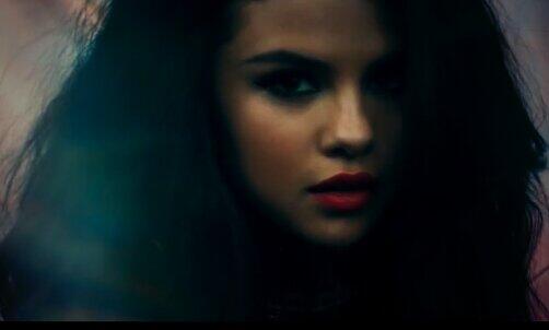 AssiaJmm's tweet photo. I love you @selenagomez you're my favorite star i love you and i love you're new album Star dance <3<3<3<3 http://t.co/C5trQp1iRp