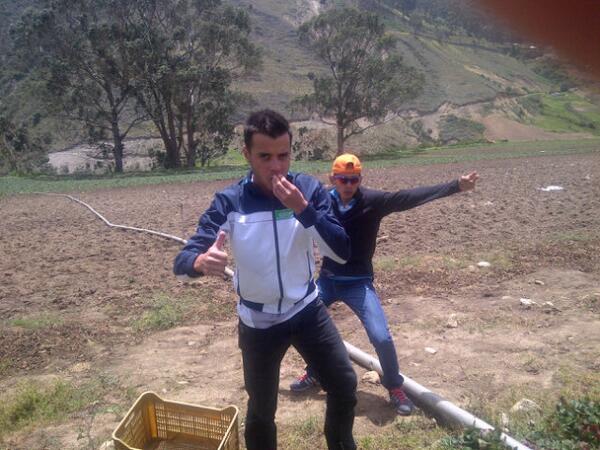MyCarloss's tweet photo. #Jajo #Tuñame #Sandro. Antes de la @vueltalaazulita 2013 http://t.co/r0mFkwtpjO