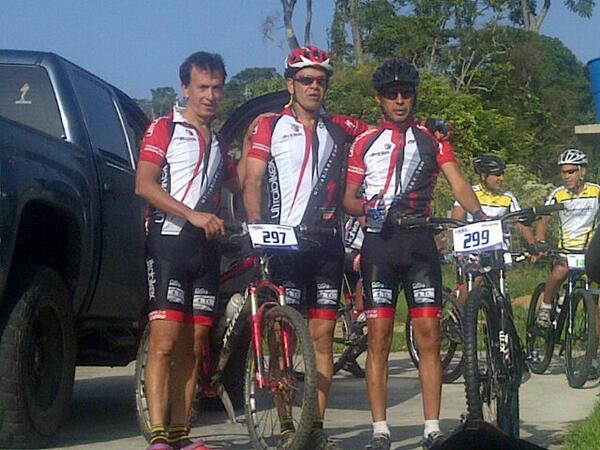 MyCarloss's tweet photo. @TeamUltrabikex. Master C @vueltalaazulita 2012 http://t.co/EXmErT6of6