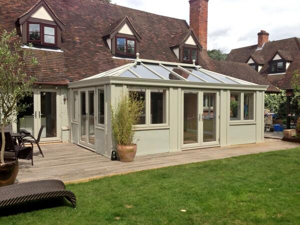 CherwellUK's tweet image. Loggia just about complete. Great project to be involved with. @Ultraframe1 @EvolutionMFG