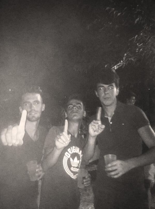 Toni_gispi's tweet photo. @CarlosCasta9 #Fresa Ya no nos follais mas http://t.co/pNdvfmIYZc