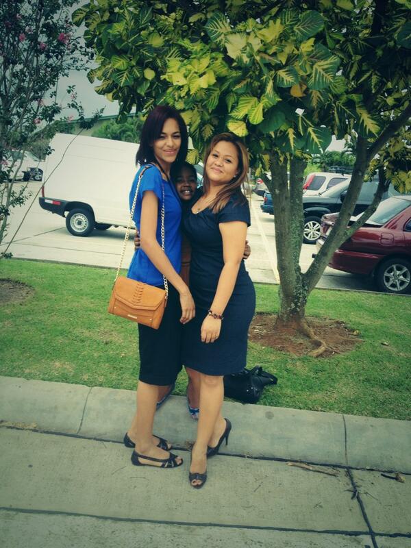 yerabys14a's tweet photo. Amigas en las buenas y en las malas ^_^ http://t.co/HXH4yQAHKC
