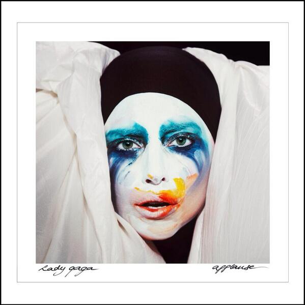 BuzzPheed's tweet image. Ketchup, Mustard, And 3 Other  Condiments Lady Gaga Smeared On Her Face For The "Applause" Album Cover