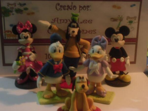 creando_amylee's tweet photo. minnie, mickey y sus amigos... http://t.co/vN7nHHEpno