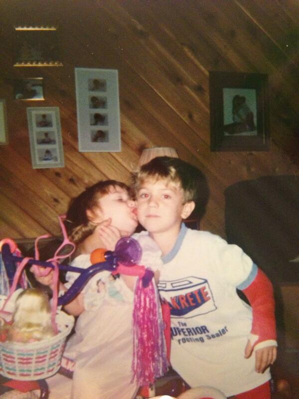 thank_gaga's tweet image. I love going through old pictures! 😘❤ #brother #kisses #brokearm #lmao 😂