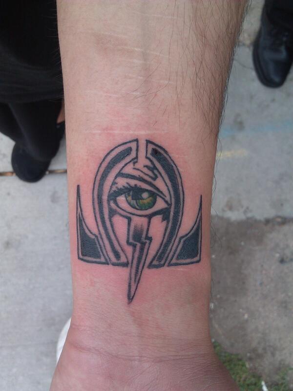 JellohGif's tweet photo. My best friend @PaBlowSemicolOn is so obsessed with u @otepofficial here is his official #ShadowSoldier tattoo. http://t.co/uMK1urnBzE
