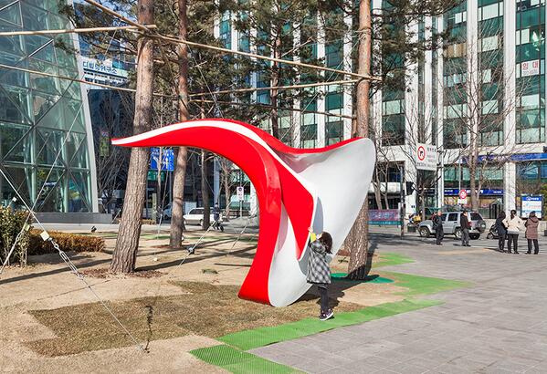 designboom's tweet image. an interactive sculpture @lfthngs in seoul lets the public be heard inside the citizens hall designboom.com/art/yobosayo-p…