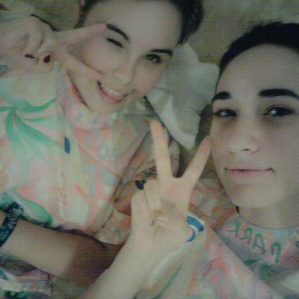 Eyesofanalien's tweet image. Our no make up face at the spa ㅋㅋㅋ #everybodynaked