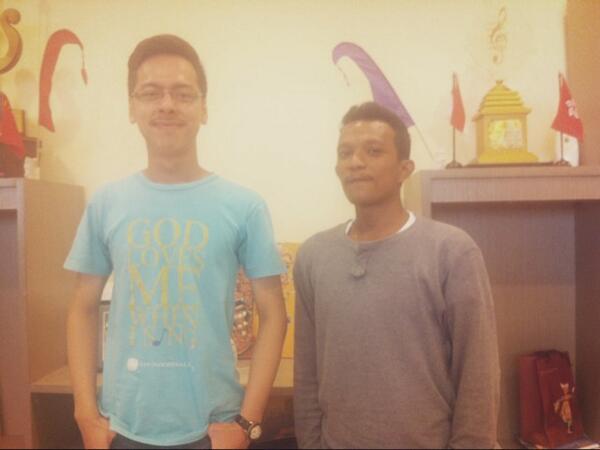 Selamat sore teman-teman #kulker , kami baru saja ngobrol2 dgn @amilliofahlevi dan @mikaelblank dari <a href="/psm_umb/">MercuBuana Choir JKT</a> nih