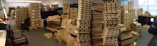 thomrburg's tweet image. #iosdeployment #cardboard #fb