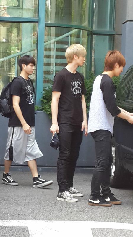 BRjV5DdCEAAkG-S.jpg:large