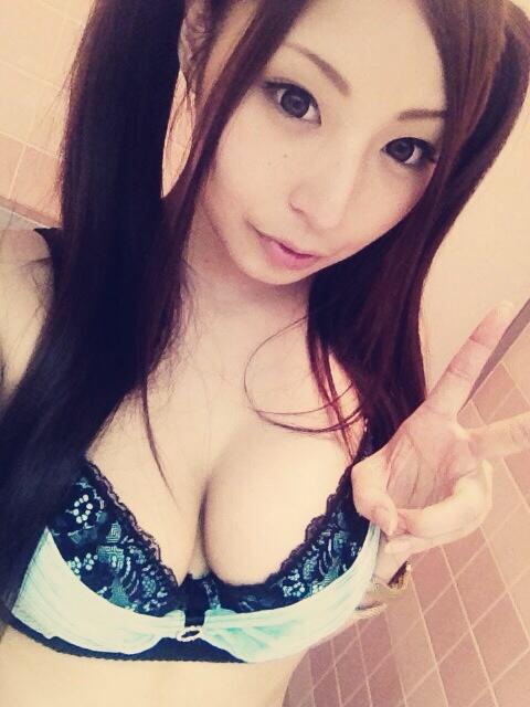 私からの告知が出来なかったんですが、今日のイベントに来てくださり、本当にありがとうございましたヾ(･&omega;･o)ﾉ久々に沢山笑って本当に楽しい1日を過ごせてとても幸せでした♪沢山のプレゼントやお花も本当に有難うございました(o^^o)&hearts;