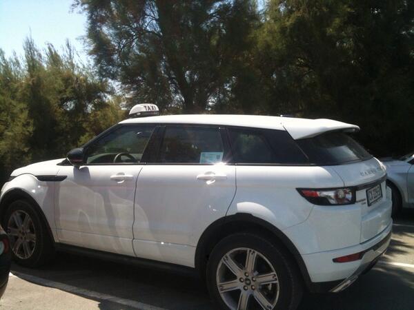 Julialed's tweet photo. I want to go in this cab!! http://t.co/XJajq1h2up