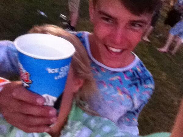 Boardmasters13's tweet photo. "@EsmeeBarwood: You are the worst! #boardmasters @huwlewis25 http://t.co/GmNlag9TGx"
