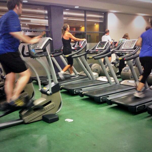 nelbert75's tweet image. Check the shoulder and side facial profile of this 'lady'. I have my suspicions #usedtobecalleddave