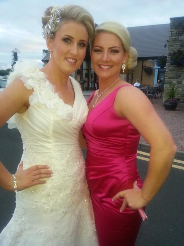 cocoheart22's tweet photo. Beautiful Bride..wata a wedding.. http://t.co/j7bP7hc9Oq