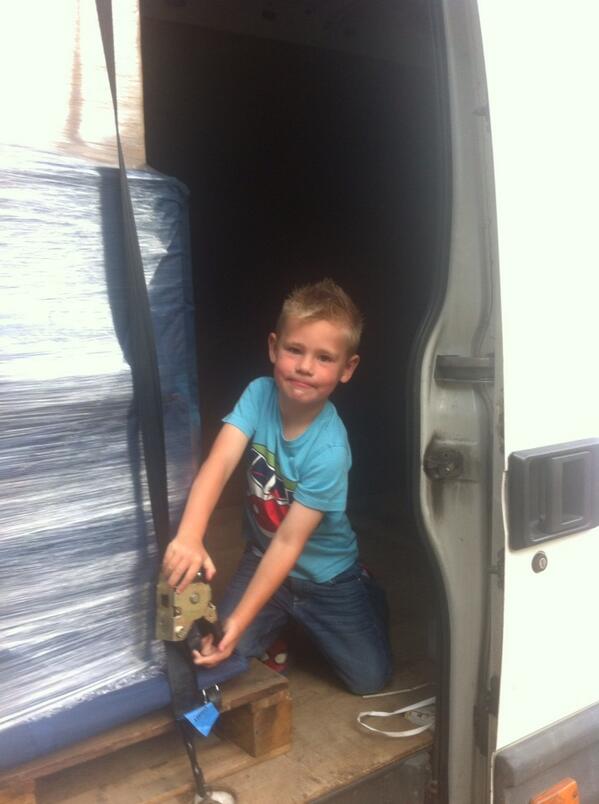 compochambers's tweet image. Number one worker at sparrow couriers