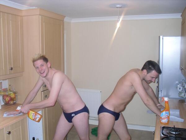 DavidSwan86's tweet photo. @UK_Feminista @LilBizzle89  is this a suitable lads mag cover? http://t.co/vTmGrf1iwN