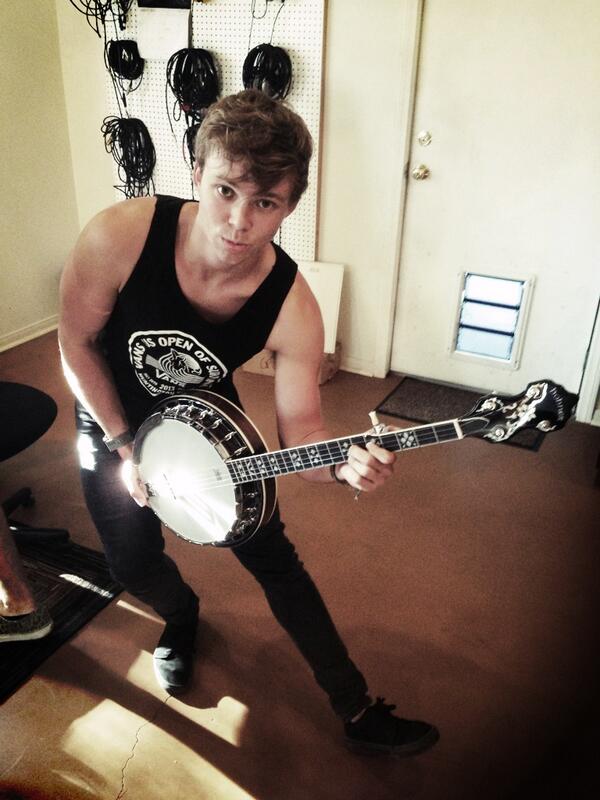 Mumford and sons new banjo