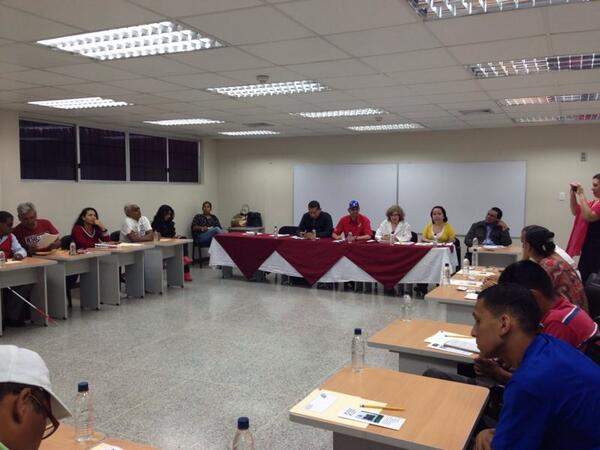 MisionJGH's tweet photo. Imágenes de la mesa de trabajo para el lanzamiento de las intermisiones en el Edo. Miranda http://t.co/0KjGE9vk1v