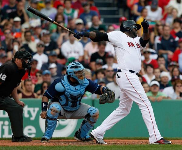 Cut4's tweet photo. Followers to RETWEET are eligible to win a baseball signed by @RedSox slugger @davidortiz. #MLBFC http://t.co/RC6Pcvsdr1