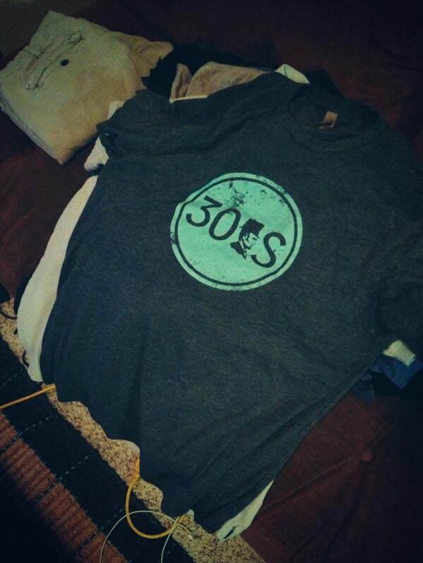 chrispatsis's tweet photo. Fresh out of the wash! Wish I had multiple of these, most comfortable shirt ever. #30abes http://t.co/PpUYRLAKZq