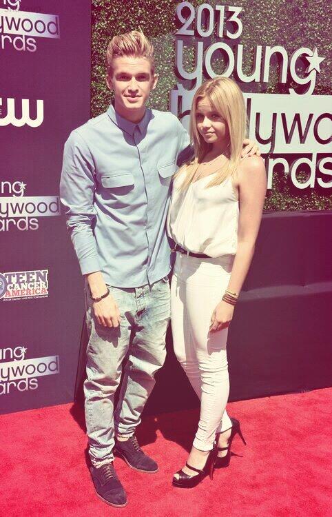 addictioncodys's tweet image. Perfect family