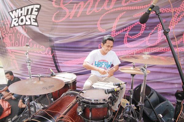 White Rose tweet media