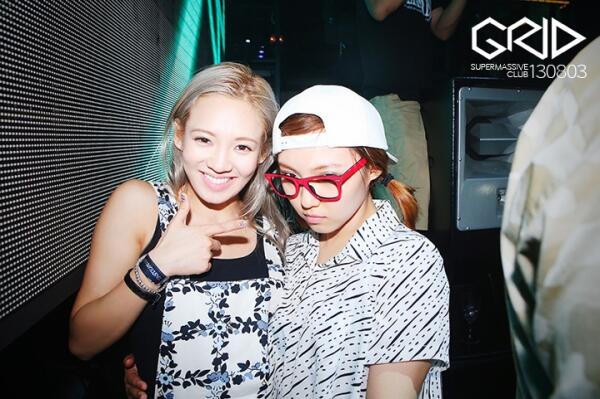 [PIC][30-11-2013]Selca mới của HyoYeon và bạn cô BRoPunbCIAEO27W