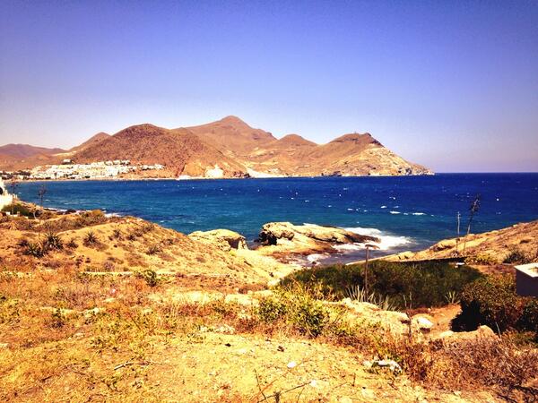 JoseDavidRojas7's tweet photo. Mañana de playa y olas en #SanJosé con @RosanaNF http://t.co/gMWkR8PKG0