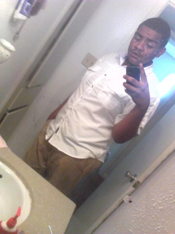 AyeTayloor_Kidd's tweet image. Todo Serious look, #LetsBeProfessional. #InterviewLook.