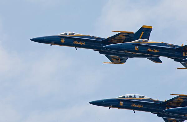 Coppertop004's tweet photo. @BlueAngels enjoying the clear skies out over @FtMorganBeach http://t.co/pgmmWfI44L