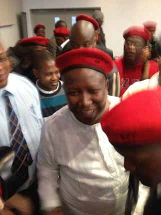 UnivenEFF's tweet photo. Your future leaders! Chief in Command Julius Malema http://t.co/2VDyaozjcT