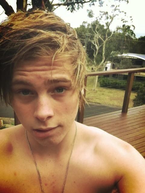 PerrieEdHWL's tweet photo. #ughhhhhmineallmine http://t.co/hnN4IHNpvD