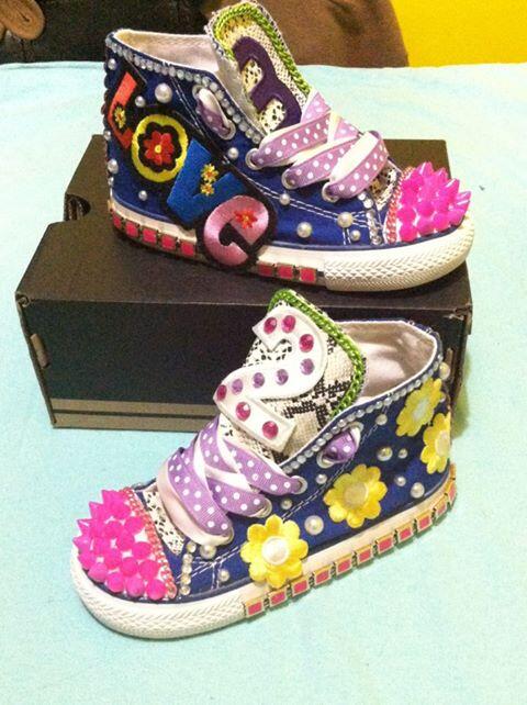 FilthyRichSoc_'s tweet image. #SpikeLife All U need is #Love @Converse @kickstarter @nicekicks #RichKicks #CustomMade