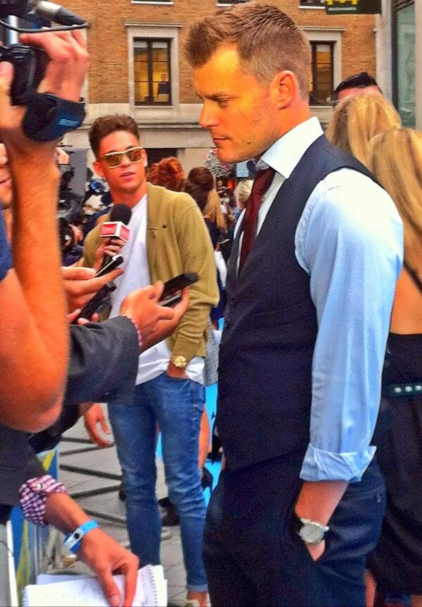 BevanVm's tweet photo. @JoeyEssex_ looking #REEM at #werethemillers premiere #fusey #sick #whatareYOUsaying http://t.co/5bHtA9O2HP