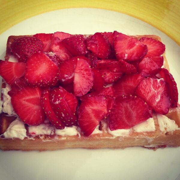 newbreakfast's tweet image. Strawberry &amp;amp; chilli cream cheese waffle. #breakfast #newbreakfast