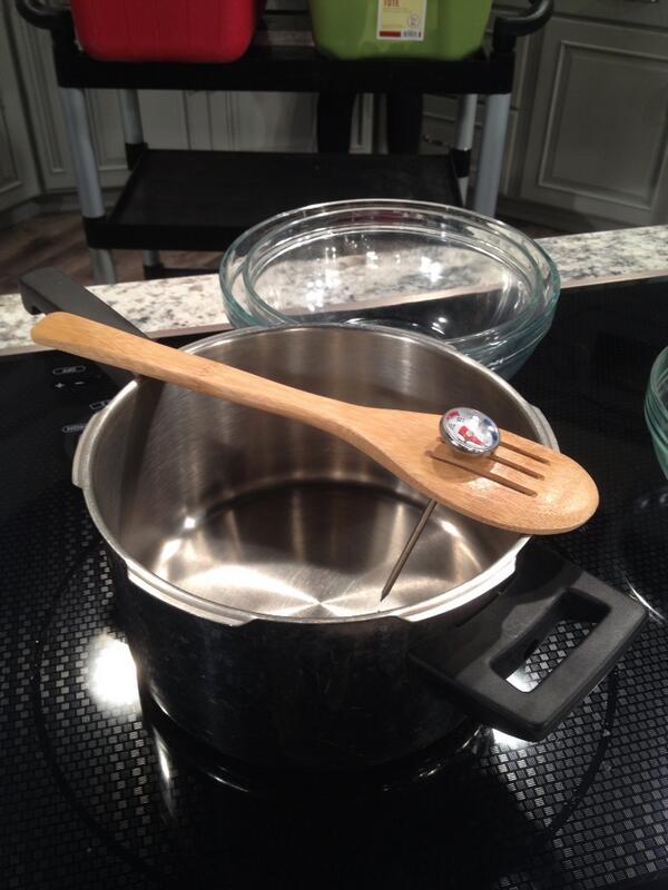 ABC4DailyDish's tweet photo. Smart cooking tip: Leslie from @realfoodsmarket Great idea when you need a thermometer when cooking! http://t.co/uZVMKlLhNn