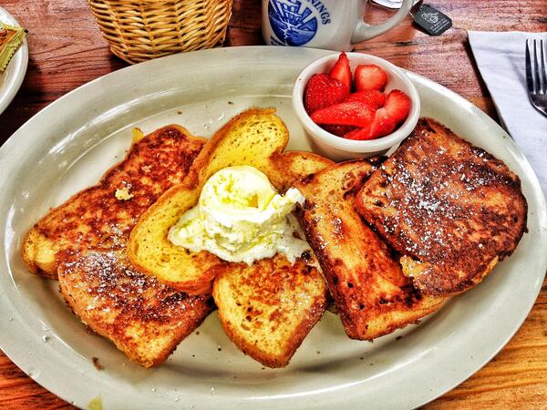 thechelseamarrs's tweet image. French Toast @FirstAwakenings in Monterey Bay bit.ly/16p4Zja