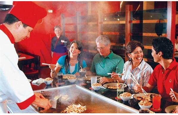 Have you been to one of those restaurants where the chefs cook right in front of you? Find it with Gvidi!