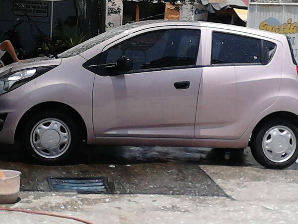 JarezSalt's tweet photo. En el auto lavado para ver quien sale con migo http://t.co/Uo3Czn9IK6