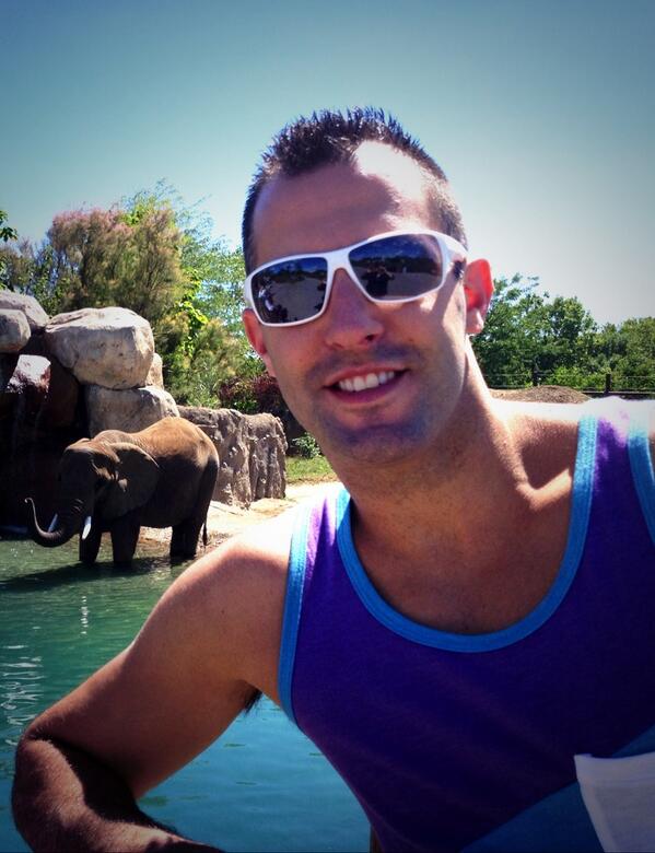 BrantDicksonXXX's tweet photo. Fun day at the zoo http://t.co/2AIc1Y4soP