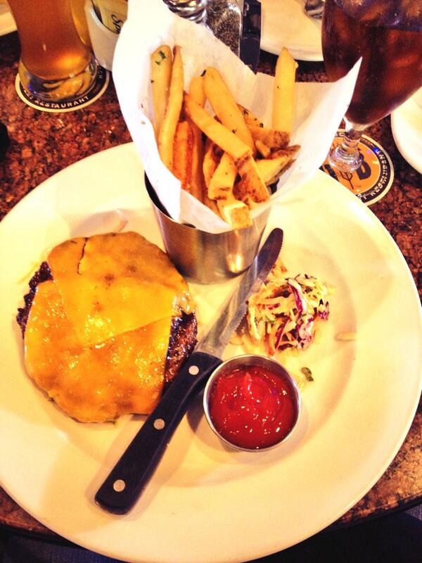 Bunless #cheeseburger & #garlicfries @Gordon_Biersch in @DowntownBUR. #amazinglunch #lowcarb #greatservice