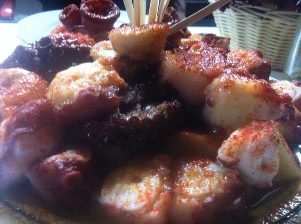 Magnífico pulpo recién cocido, de los amigos Jesús (el gallego) y Yoli.
#BarCórdoba #LaGranjuela  @comerporcomer