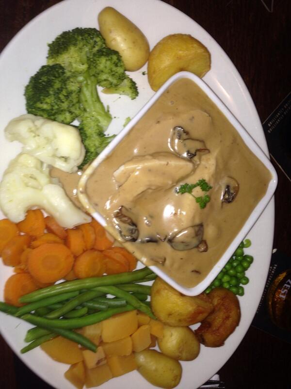 lisakdawson's tweet image. @laurenjayne97XX been 2 foxhound #feelstuffed #cantmove #2muchfood