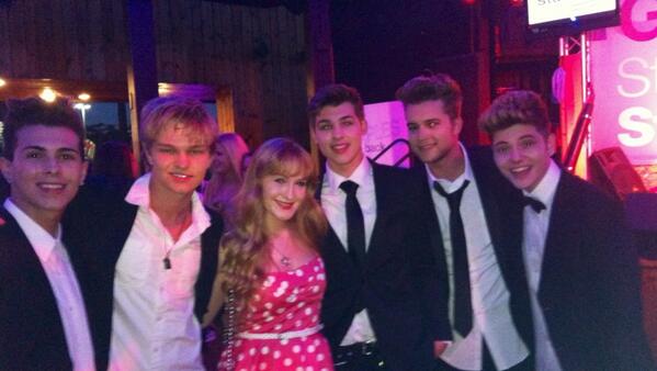 ArianaSloan's tweet image. #boybandproject @ArianaSloan #TCA #staplesforstudents #DoSomething party