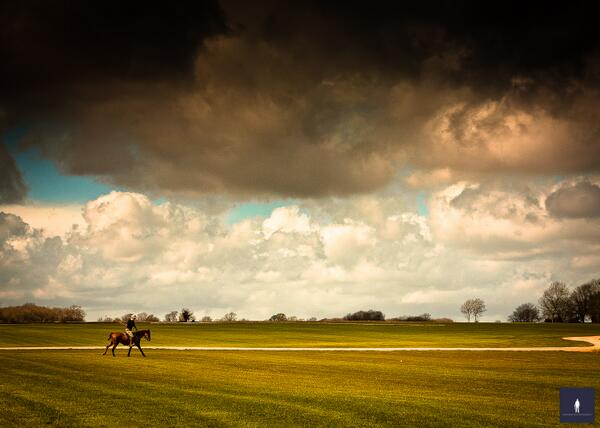 ChrisBoultonPic's tweet photo. @sundaypolo @GauchoPolo @BritishArmyPolo @CirencesterPolo @AudiPolo @PoloTimes @POLOMagazine  My pic of the week.. http://t.co/xwu0cOjv4G